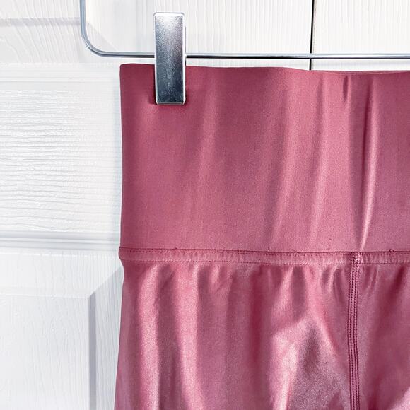 Carbon38 High Rise 7/8 Legging in Takara Shine - Picture 2 of 7